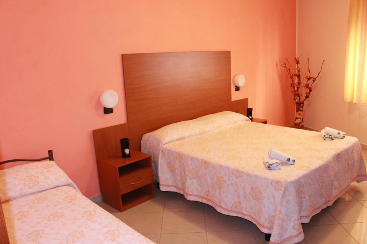 Hotel Nettuno مونتيكاتيني تيرمي المظهر الخارجي الصورة