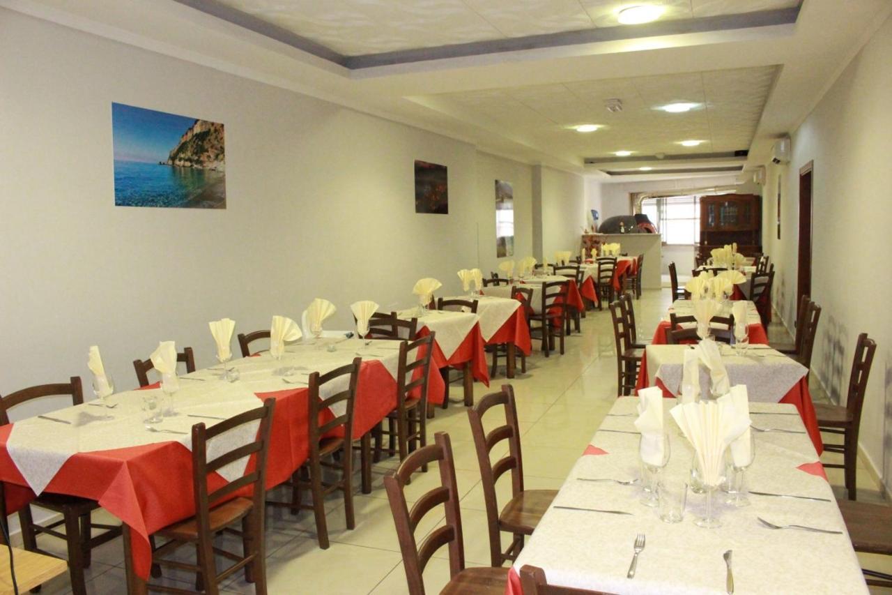 Hotel Nettuno مونتيكاتيني تيرمي المظهر الخارجي الصورة