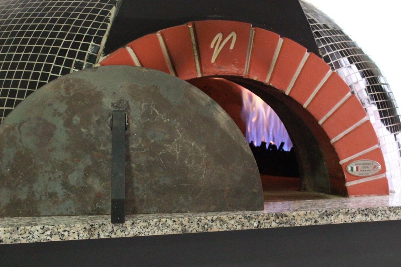 Hotel Nettuno مونتيكاتيني تيرمي المظهر الخارجي الصورة