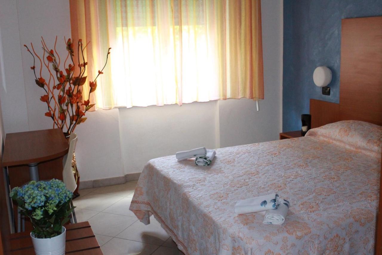 Hotel Nettuno مونتيكاتيني تيرمي المظهر الخارجي الصورة
