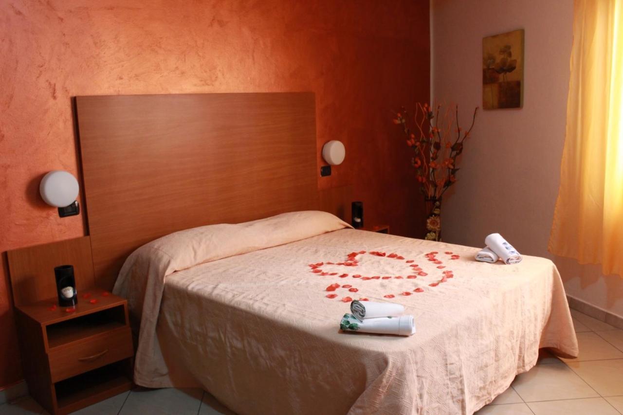 Hotel Nettuno مونتيكاتيني تيرمي المظهر الخارجي الصورة