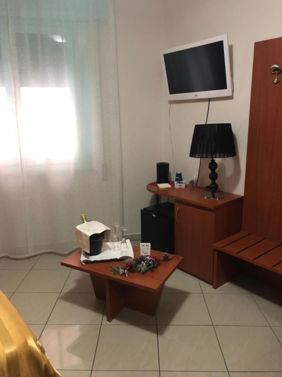 Hotel Nettuno مونتيكاتيني تيرمي المظهر الخارجي الصورة